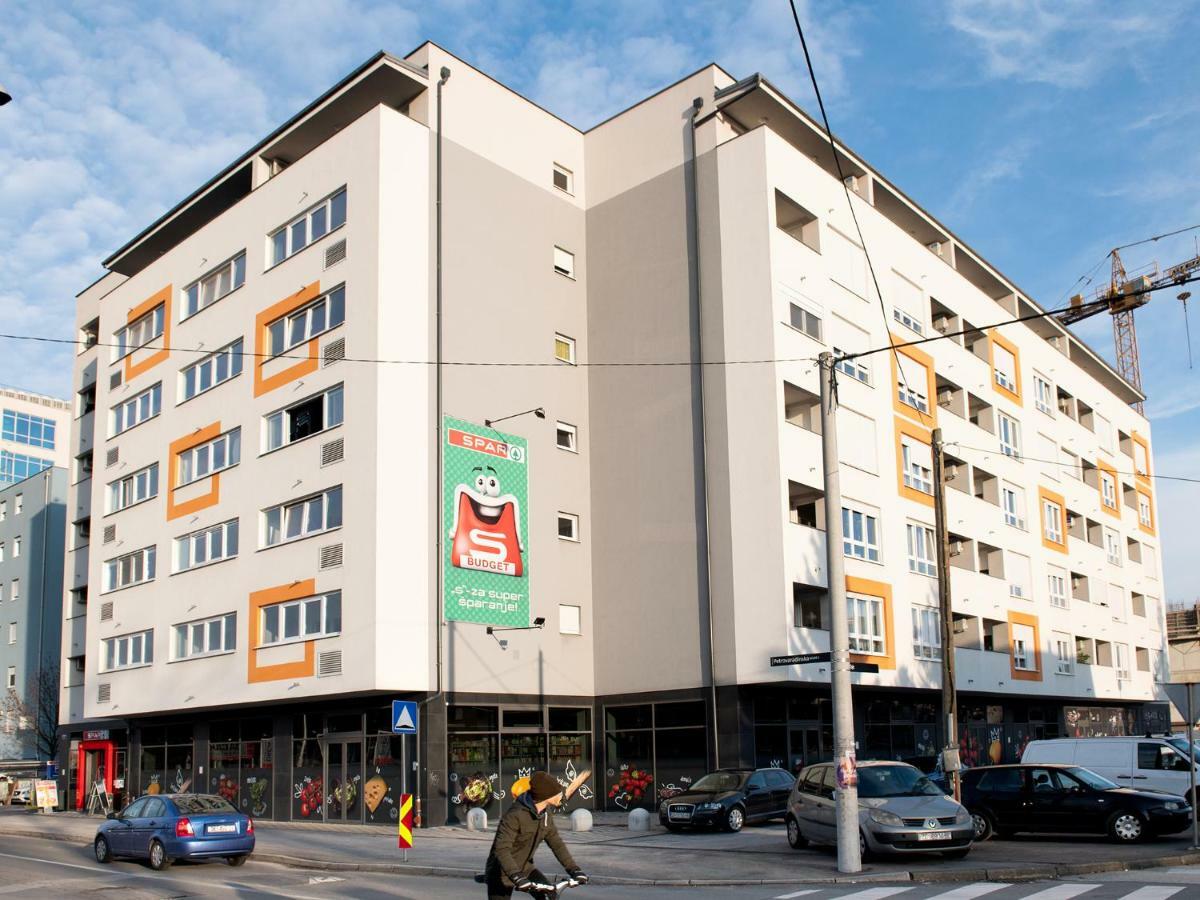 Sauna - Flexible Selfcheckins 6 - Zagreb - Garage - Electric Vehicle Ccharger - Loggia - New - Luxury - Apartments Repinc 6 Bagian luar foto